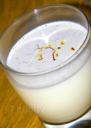 saffron-almond-milkshake