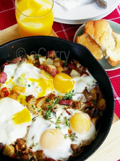Skillet eggs with mushrooms and potatoes 2