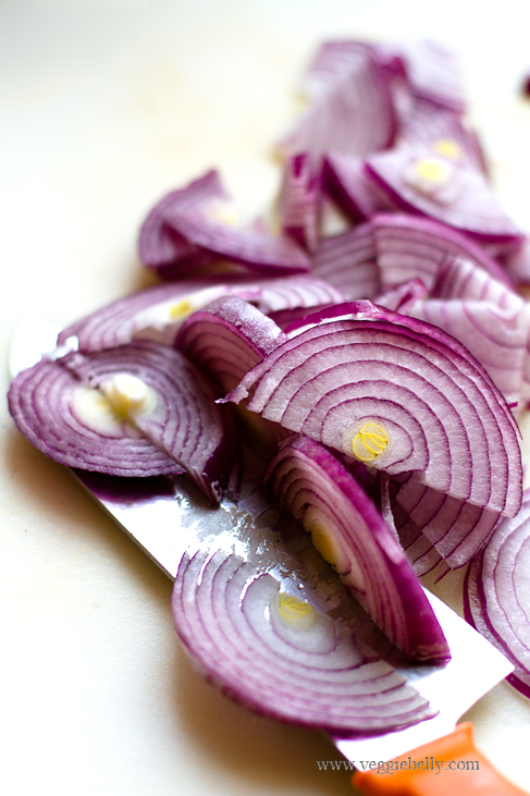 chopped-onions-for-kadai-paneer