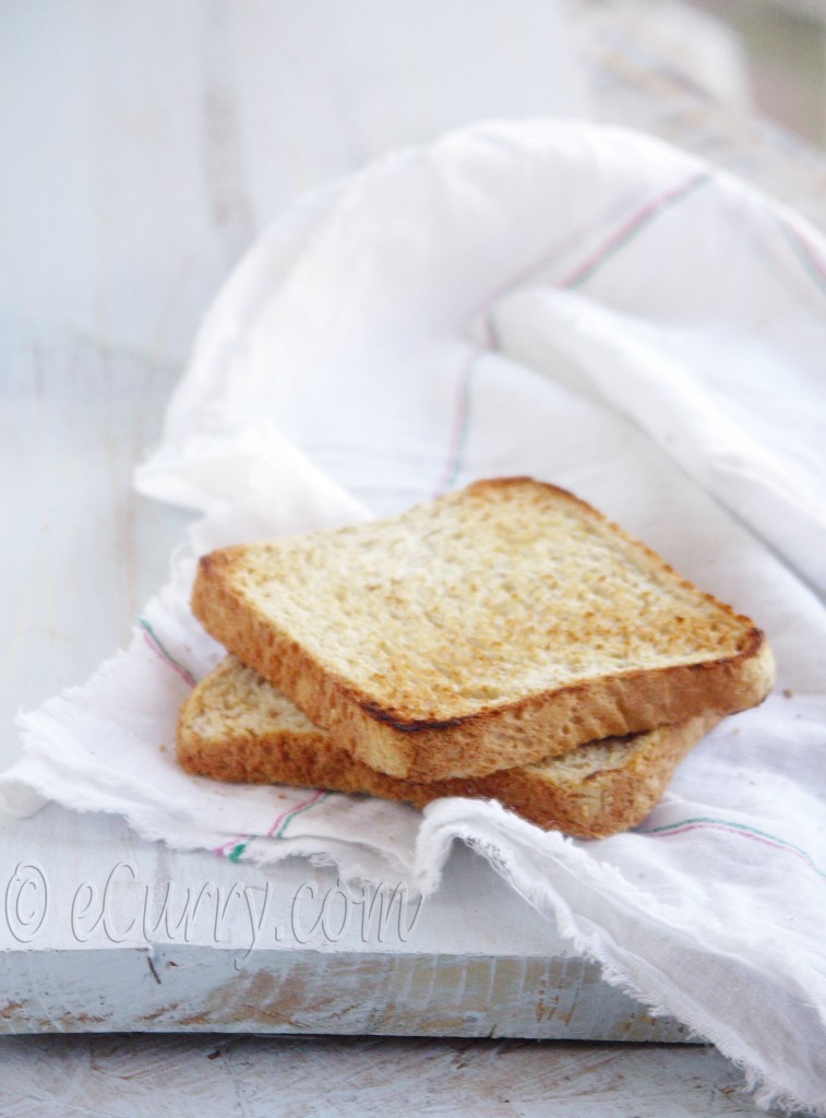 bread slices/Cucumber Hummus Sandwich/easy lunch sandwich